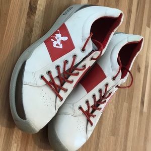 golf shoes